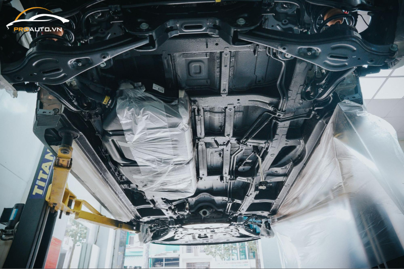 Quy trình phủ gầm ô tô đạt chuẩn tại PROAUTO.VN