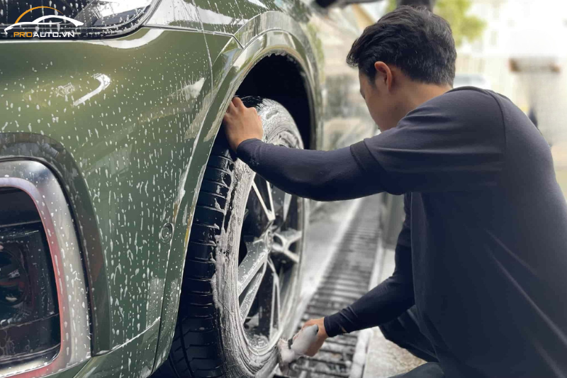 Rửa xe ô tô truyền thống