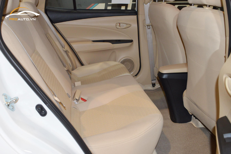 Sơn đổi màu các chi tiết nhựa xe Toyota Yaris