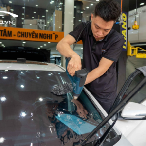 Tại sao phải dán phim cách nhiệt xe Toyota Granvia?