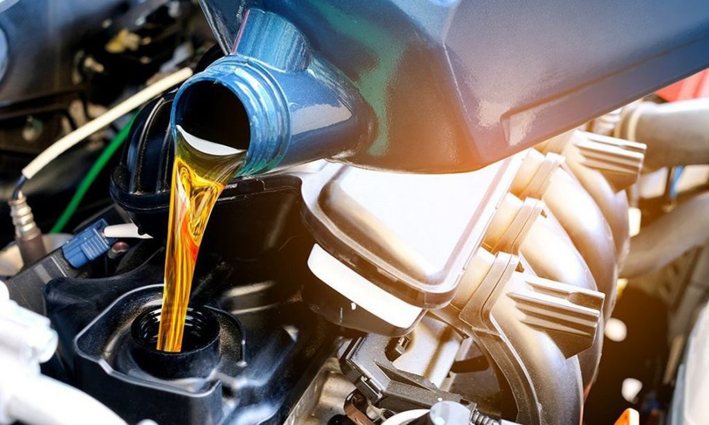 Thay dầu hộp số ô tô giúp xe hoạt động trơn tru hơn