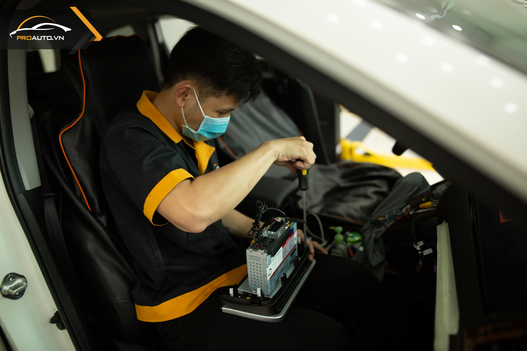 Thi công lắp màn hình android dvd