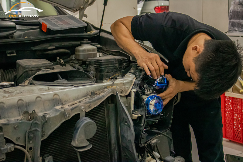 Thi công độ đèn xe ô tô tại ProAuto.vn