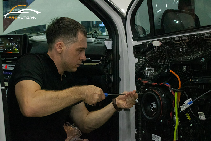 Thi công nâng cấp âm thanh xe hơi tại PROAUTO.VN