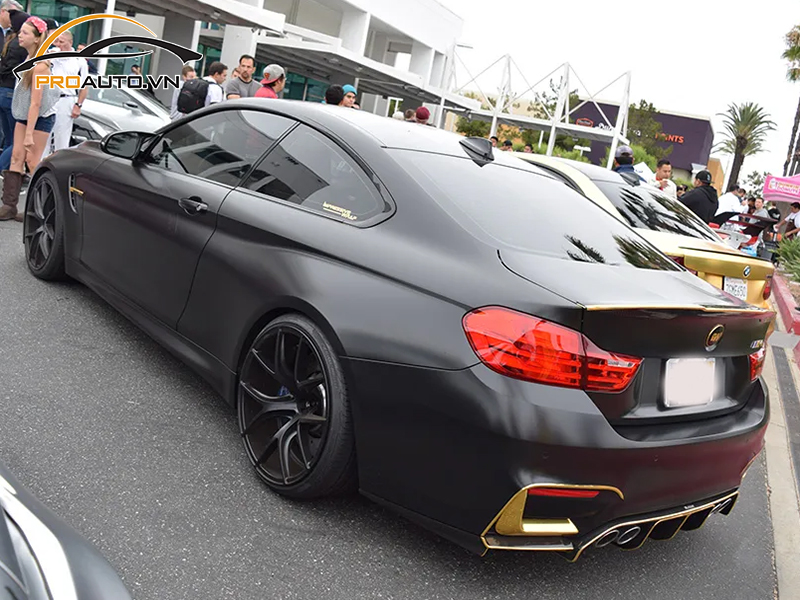 Dán wrap đổi màu cho xe BMW Series 4
