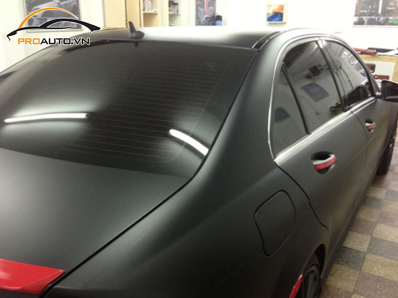 Dán wrap đổi màu cho xe Mercedes C-Class