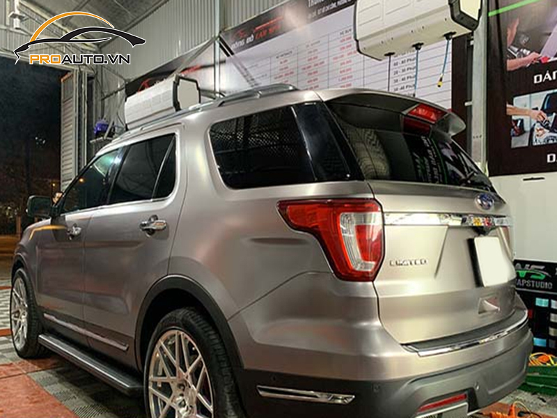 Dán wrap đổi màu Ford Explorer