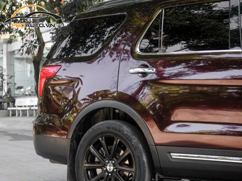 Dán wrap đổi màu xe Ford Explorer