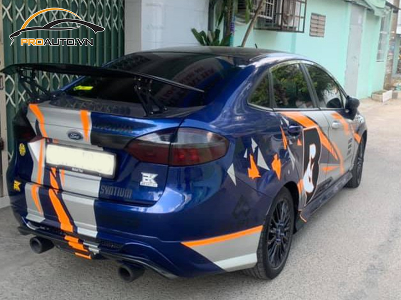 Dán wrap đổi màu xe Ford Fiesta
