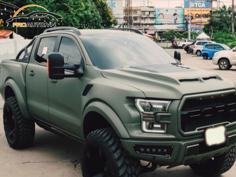 Dán wrap đổi màu xe Ford Ranger