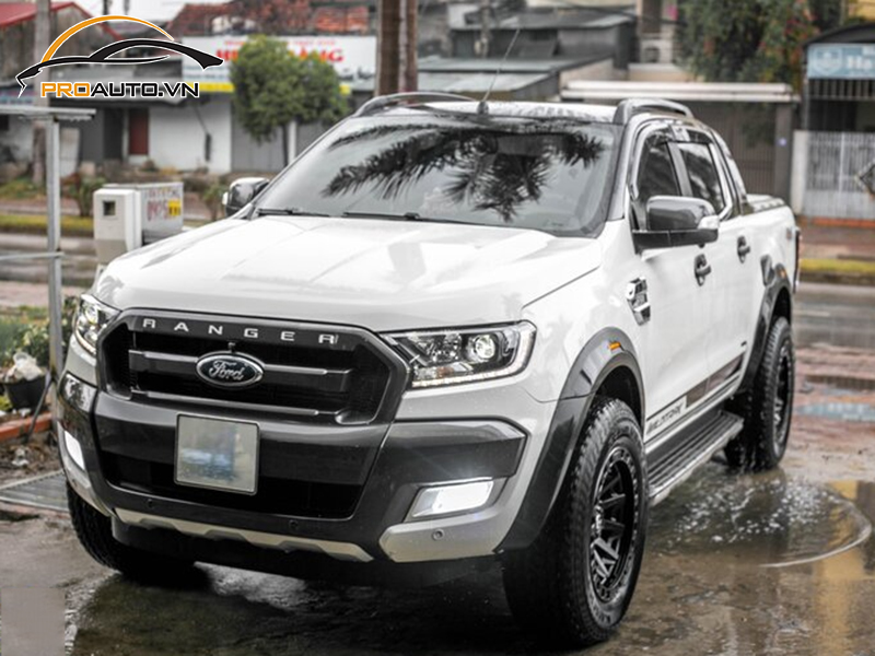 Dán wrap đổi màu xe Ford Ranger