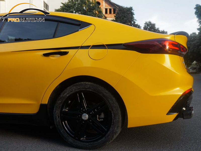 Dán wrap đổi màu Hyundai Elantra