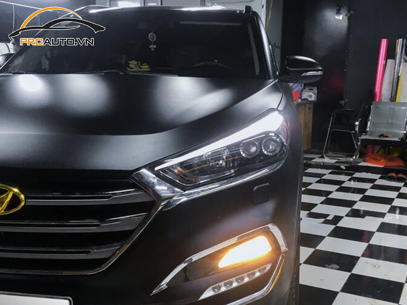 Dán wrap đổi màu xe Hyundai Tucson