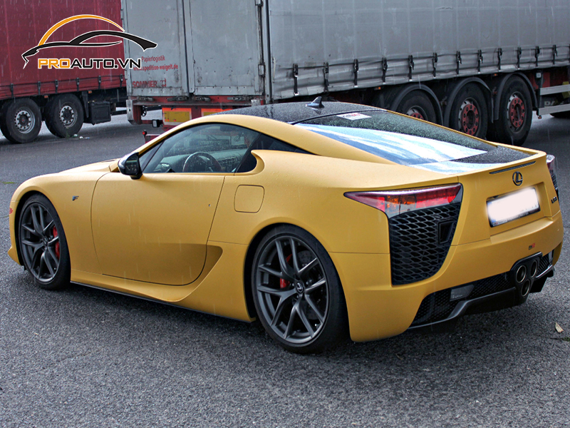 Dán wrap đổi màu cho xe Lexus LFA
