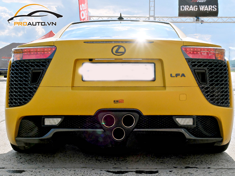 Dán wrap đổi màu xe Lexus LFA