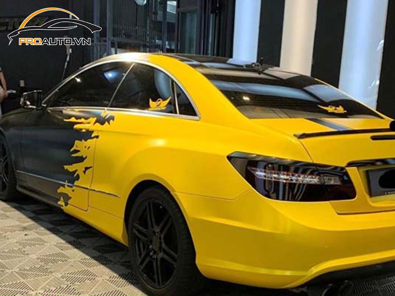 Dán wrap đổi màu xe Mercedes A-Class