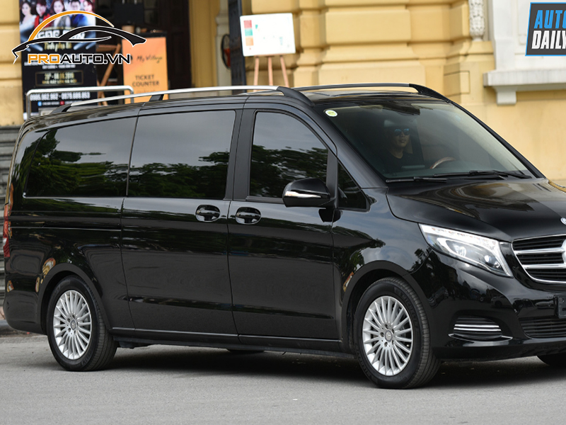 Dán wrap đổi màu xe Mercedes V250