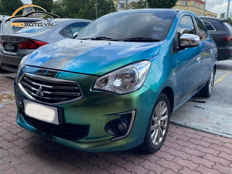 Dán wrap đổi màu xe Mitsubishi Attrage