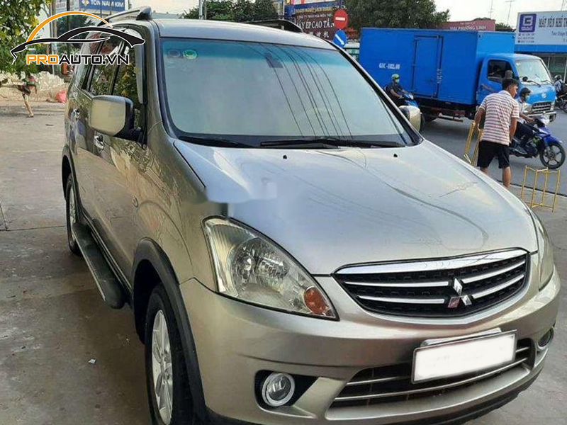 Dán wrap đổi màu xe Mitsubishi Zinger
