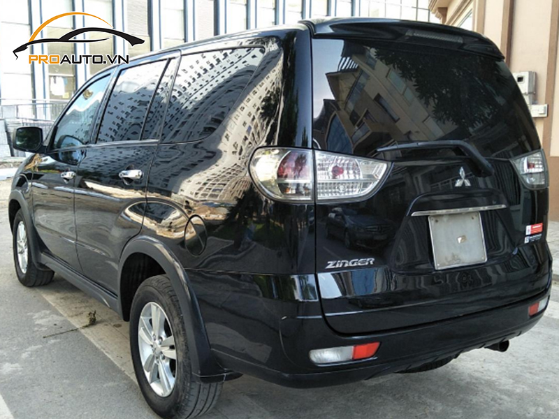 Dán wrap đổi màu xe Mitsubishi Zinger