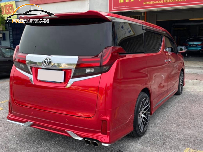 Dán wrap đổi màu cho xe Toyota Alphard