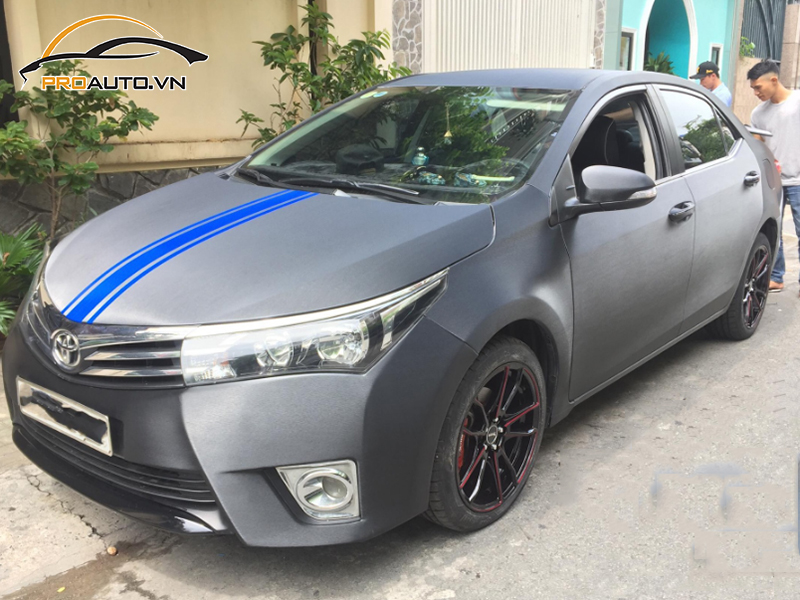 Dán wrap đổi màu xe Toyota Altis