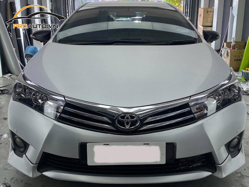 Dán wrap đổi màu Toyota Altis