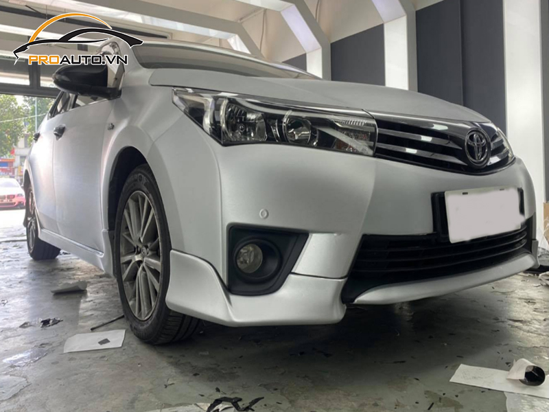 Dán wrap đổi màu cho xe Toyota Altis