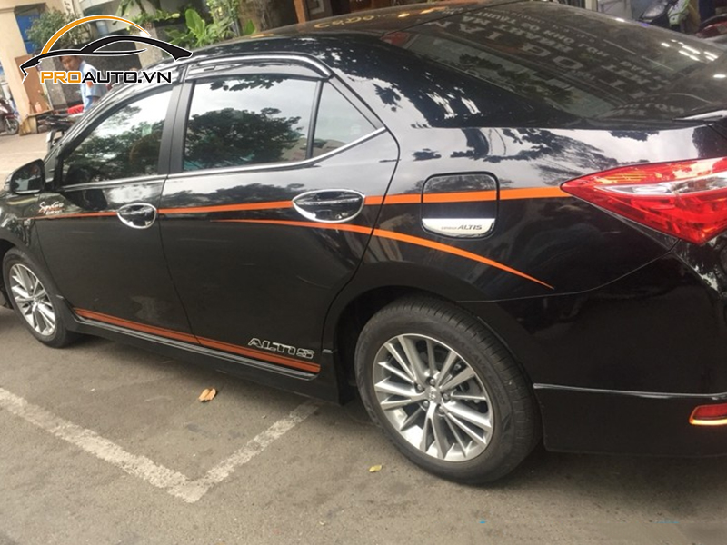 Dán wrap đổi màu xe Toyota Altis