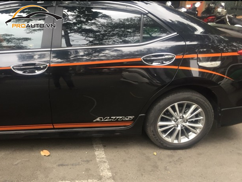Dán wrap đổi màu Toyota Altis