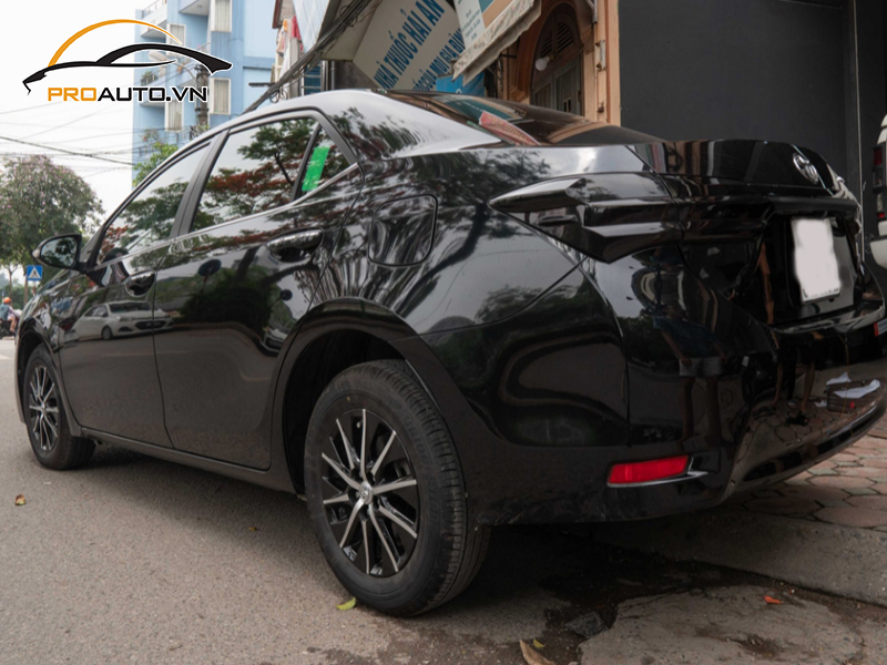 Dán wrap đổi màu Toyota Altis