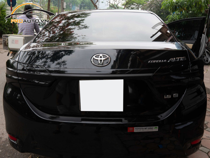 Dán wrap đổi màu xe Toyota Altis