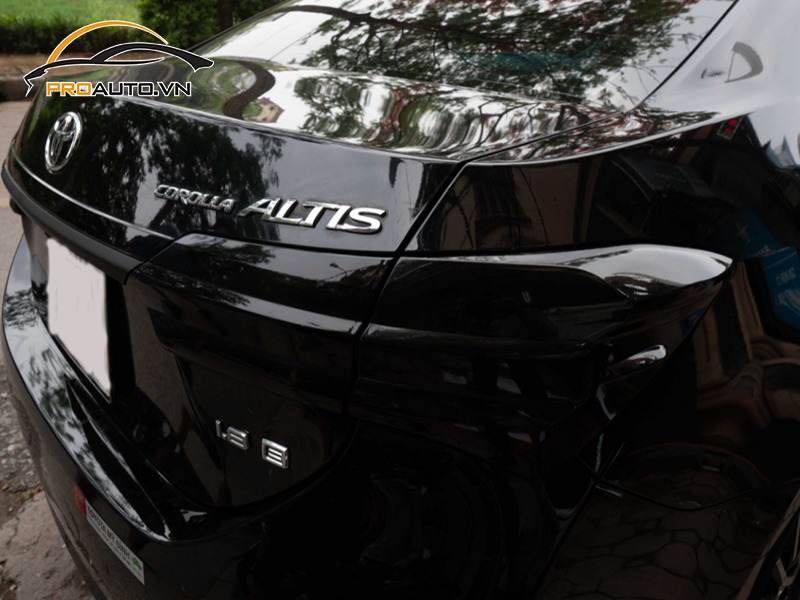 Dán wrap đổi màu xe Toyota Altis