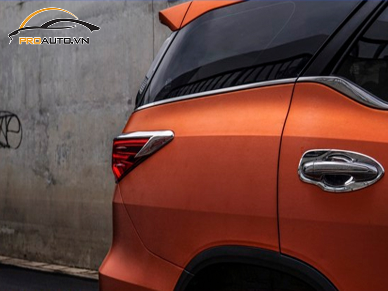 Dán wrap đổi màu xe Toyota Fortuner
