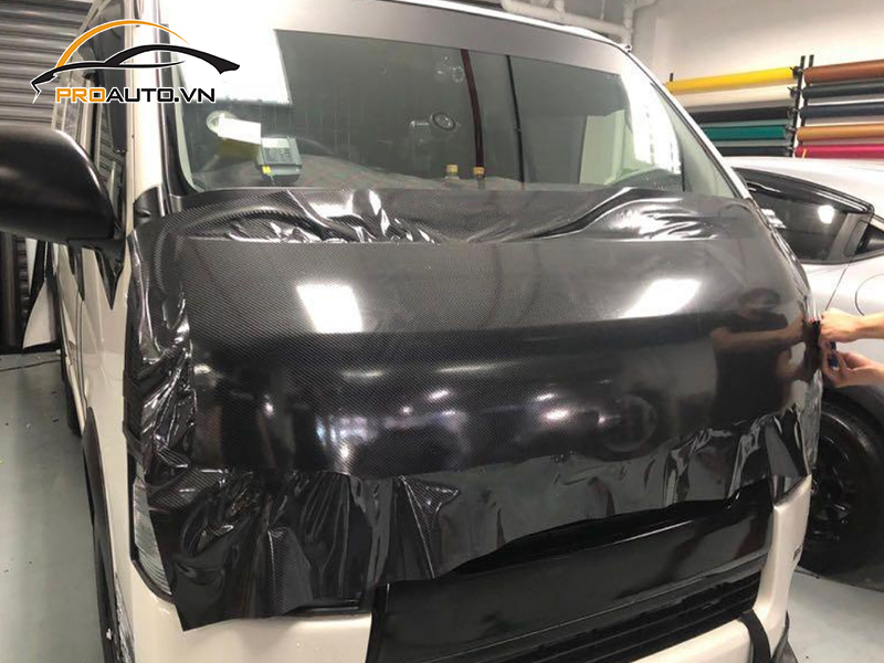 Dán wrap đổi màu xe Toyota Granvia