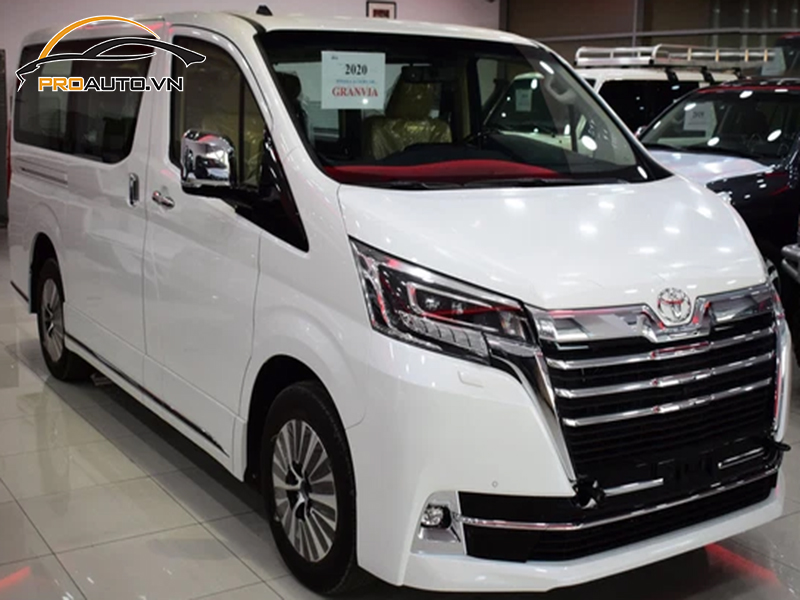 Dán wrap đổi màu xe Toyota Granvia