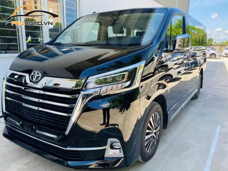 Wrap đổi màu xe Toyota Granvia