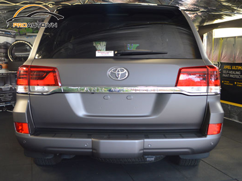 Dán wrap đổi màu xe Toyota Land Cruiser