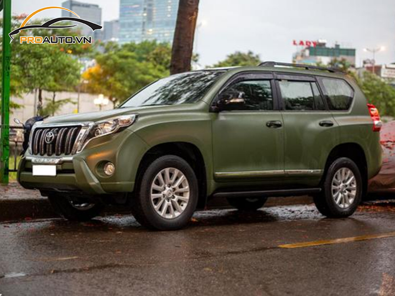 Dán wrap đổi màu xe Toyota Land Cruiser