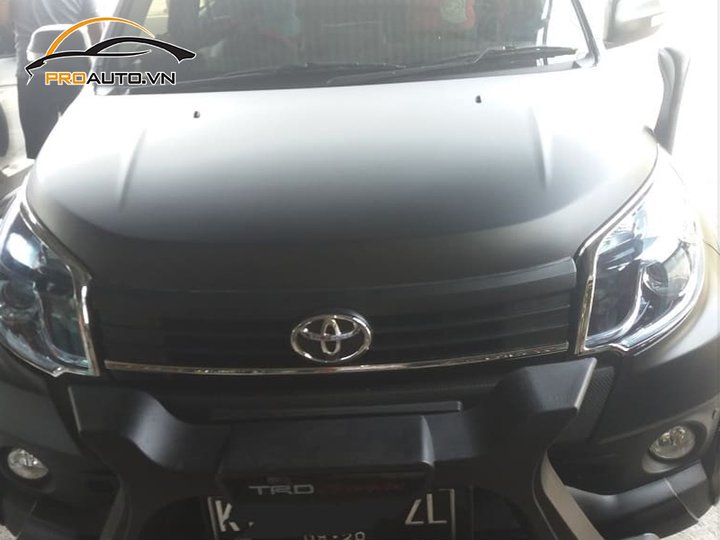 Dán wrap đổi màu xe Toyota Rush