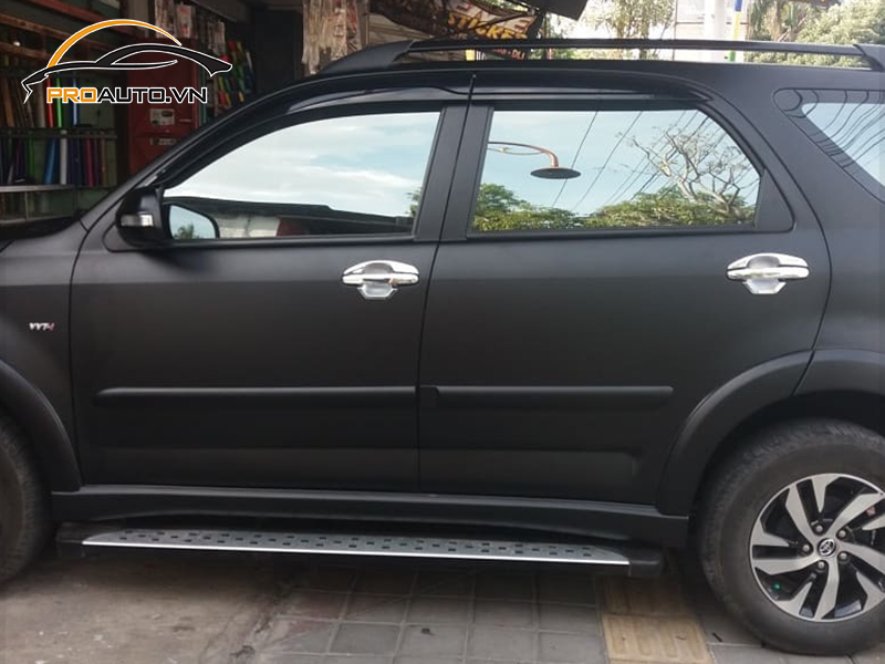 Dán wrap đổi màu Toyota Rush