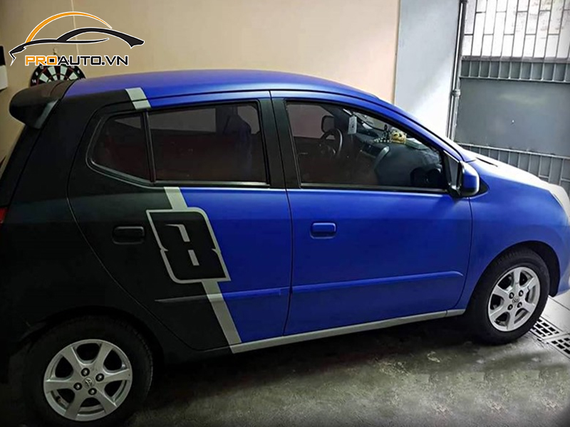 Dán wrap đổi màu cho xe Toyota Wigo