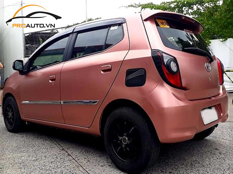 Dán wrap đổi màu xe Toyota Wigo