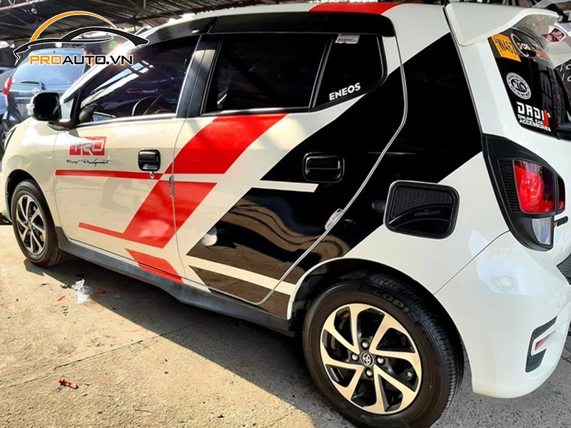 Dán wrap đổi màu Toyota Wigo