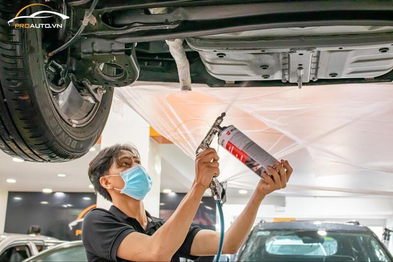 Xịt phủ gầm xe Hyundai Custin 2024