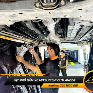 xit phu gam xe mitsubishi outlander 1