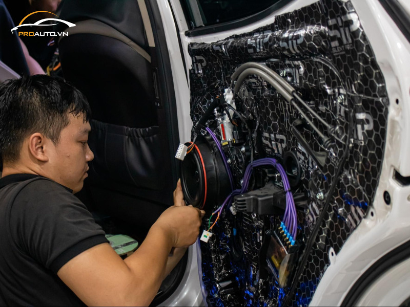 Nâng cấp âm thanh cho xe Vinfast VF9 tại PROAUTO.VN