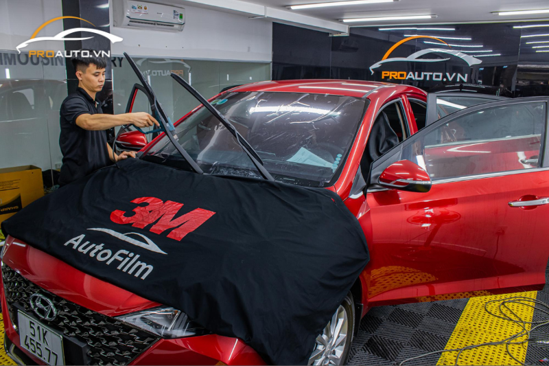 Dán phim cách nhiệt 3M cho xe Hyundai Accent