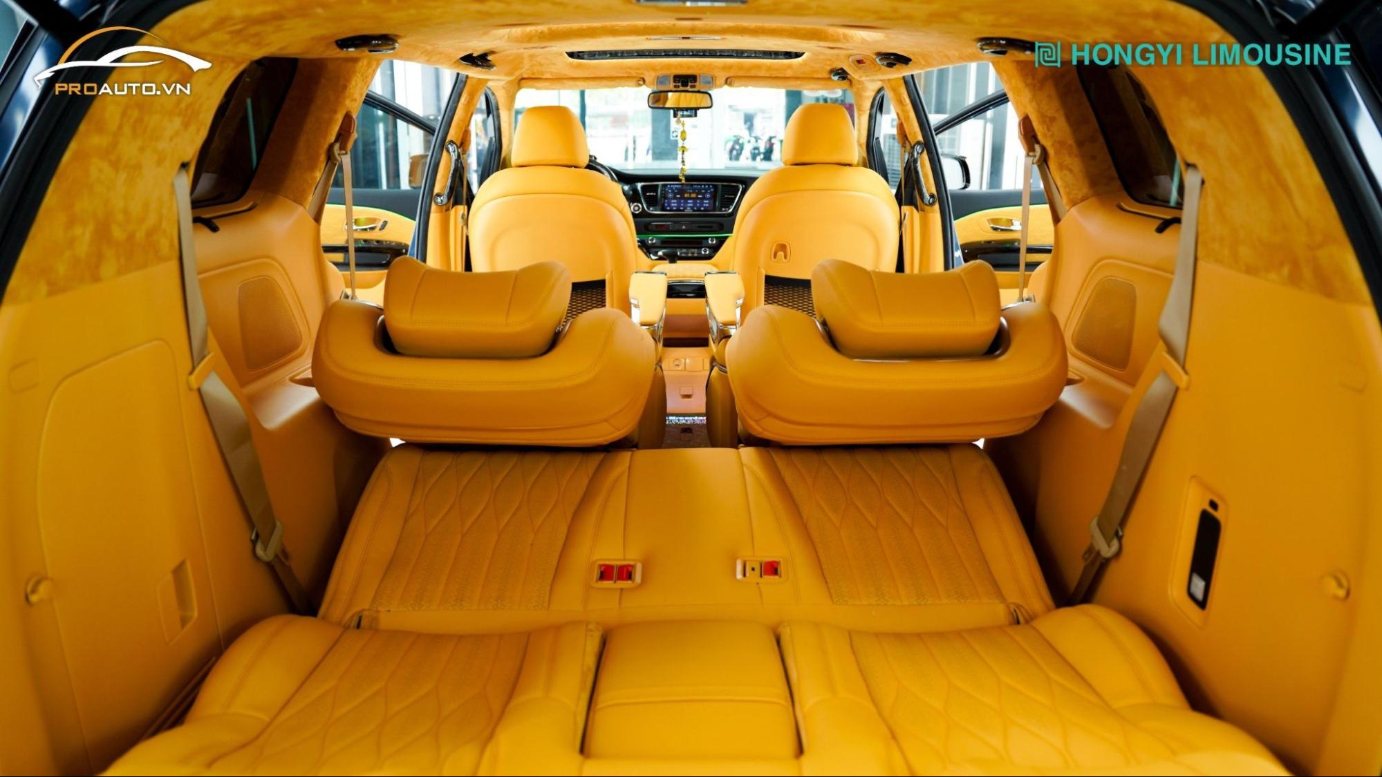 Độ full nội thất màu vàng cho Kia Carnival