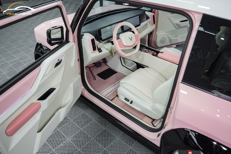 Bọc da đổi màu nội thất ô tô theo sở thích người dùng